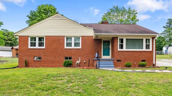 206 FORESTROSE DR, LEXINGTON, NC 27295 - Image 5ce742dbb9318e7c350564ba2f3dd2a6/866110357