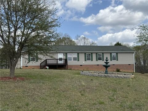 Homes For Sale - 4053 Rice Drive<br/> Randolph County, Asheboro, NC 27205
