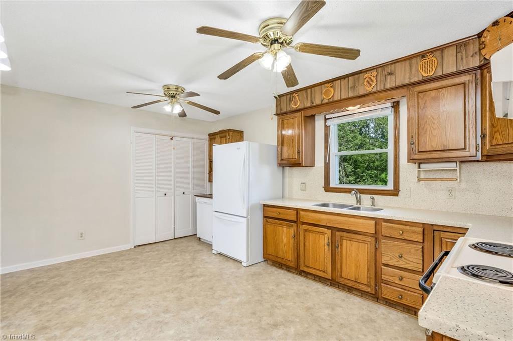 909 Oak Grove Church Road, Millers Creek, North Carolina image 27