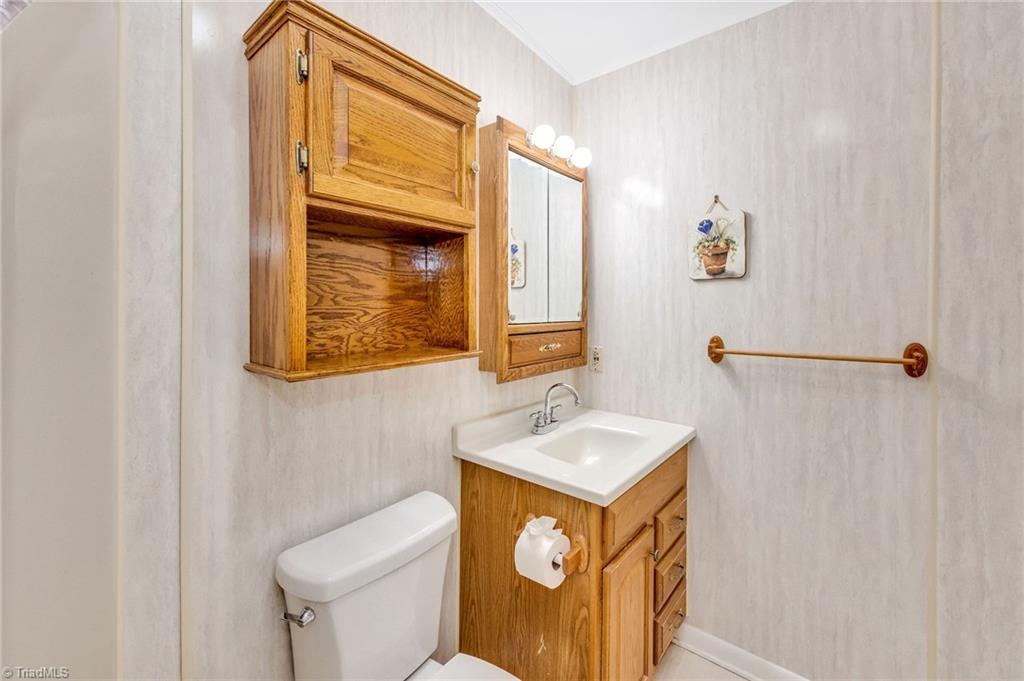 909 Oak Grove Church Road, Millers Creek, North Carolina image 38