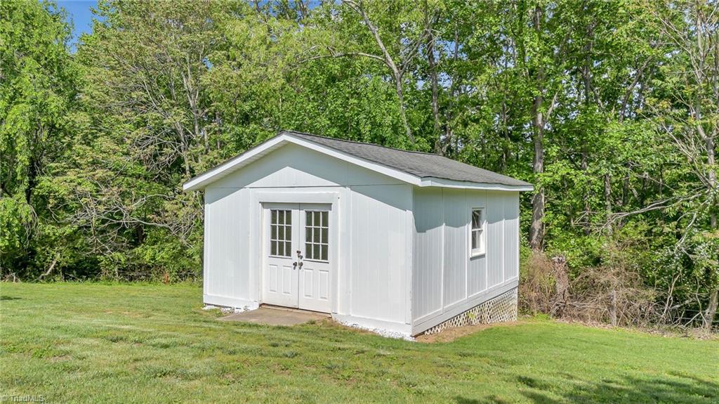 909 Oak Grove Church Road, Millers Creek, North Carolina image 16