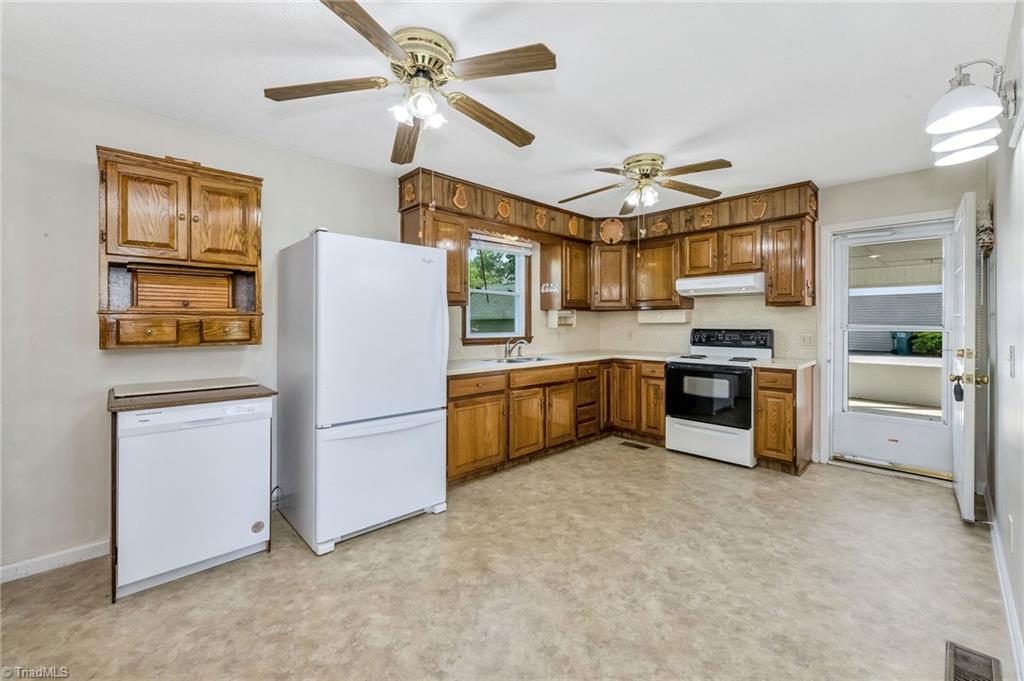 909 Oak Grove Church Road, Millers Creek, North Carolina image 24