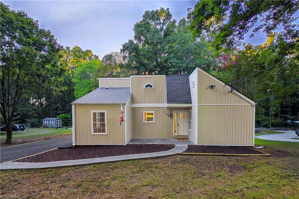 Photo of 130 Roswell Drive, Kernersville, NC 27284 (MLS # 1236199)
