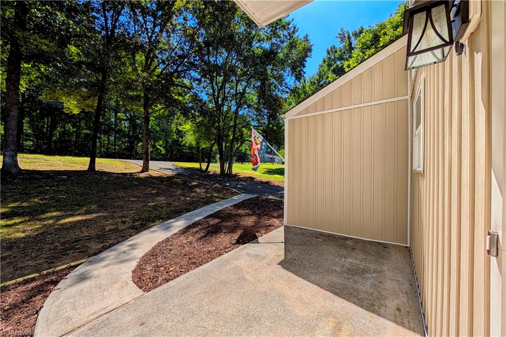 Photo of 130 Roswell Drive, Kernersville, NC 27284 (MLS # 1236199)