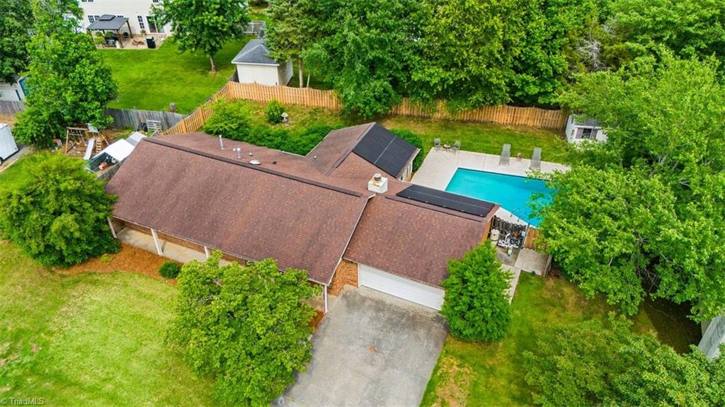 Kernersville, North Carolina 27284, United States, 3 Bedrooms Bedrooms, ,2 BathroomsBathrooms,Residential,Pending,146974