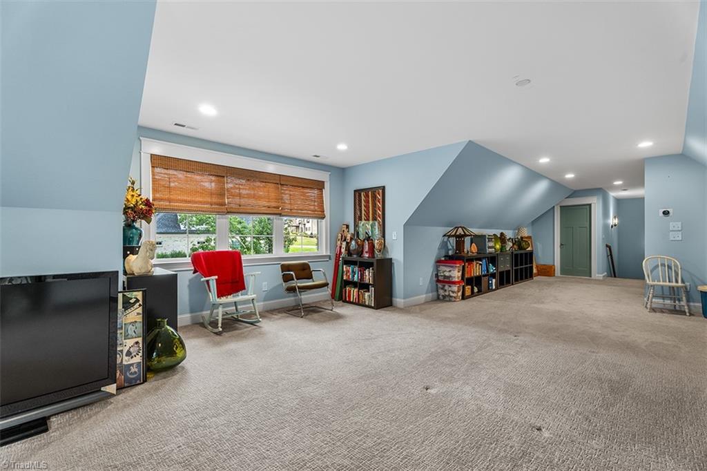 Summerfield, North Carolina 27358, United States, 4 Bedrooms Bedrooms, ,4 BathroomsBathrooms,Residential,Pending,205430