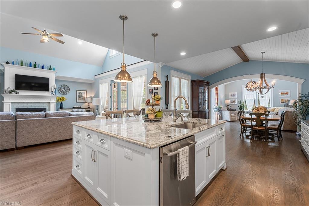 Summerfield, North Carolina 27358, United States, 4 Bedrooms Bedrooms, ,4 BathroomsBathrooms,Residential,Pending,205430