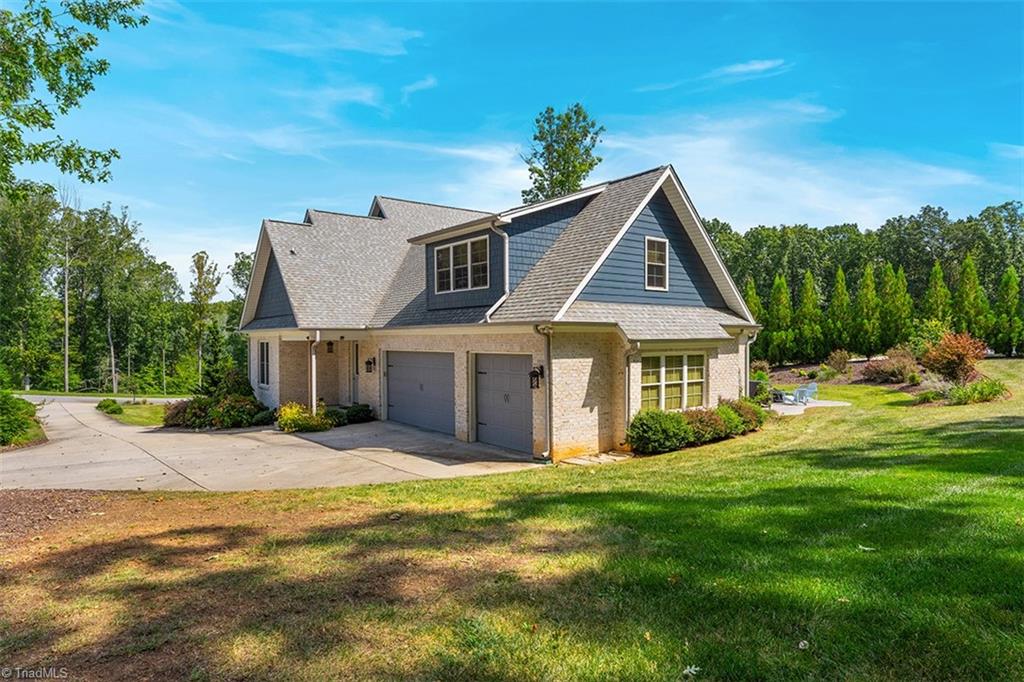 Summerfield, North Carolina 27358, United States, 4 Bedrooms Bedrooms, ,4 BathroomsBathrooms,Residential,Pending,205430