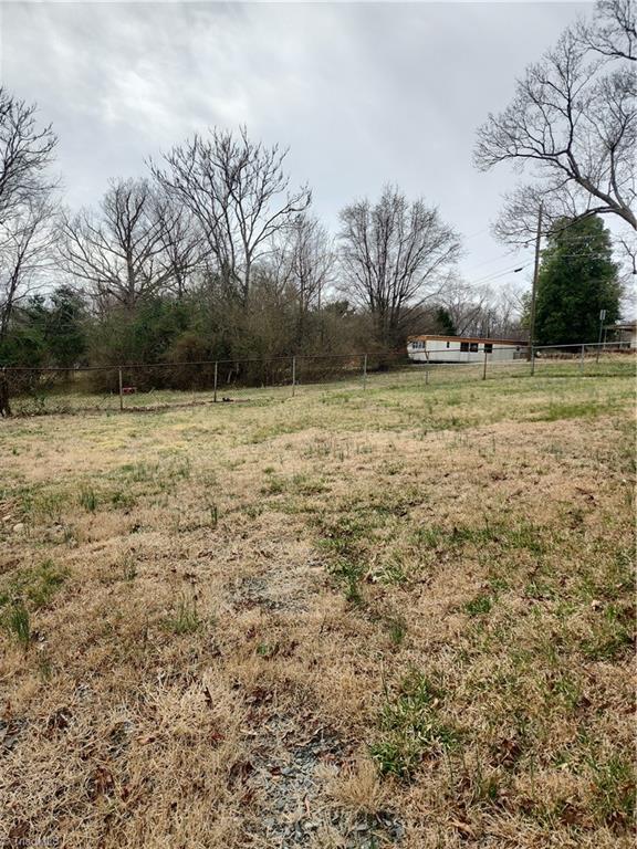 422 Thomas Street, Eden, North Carolina image 3