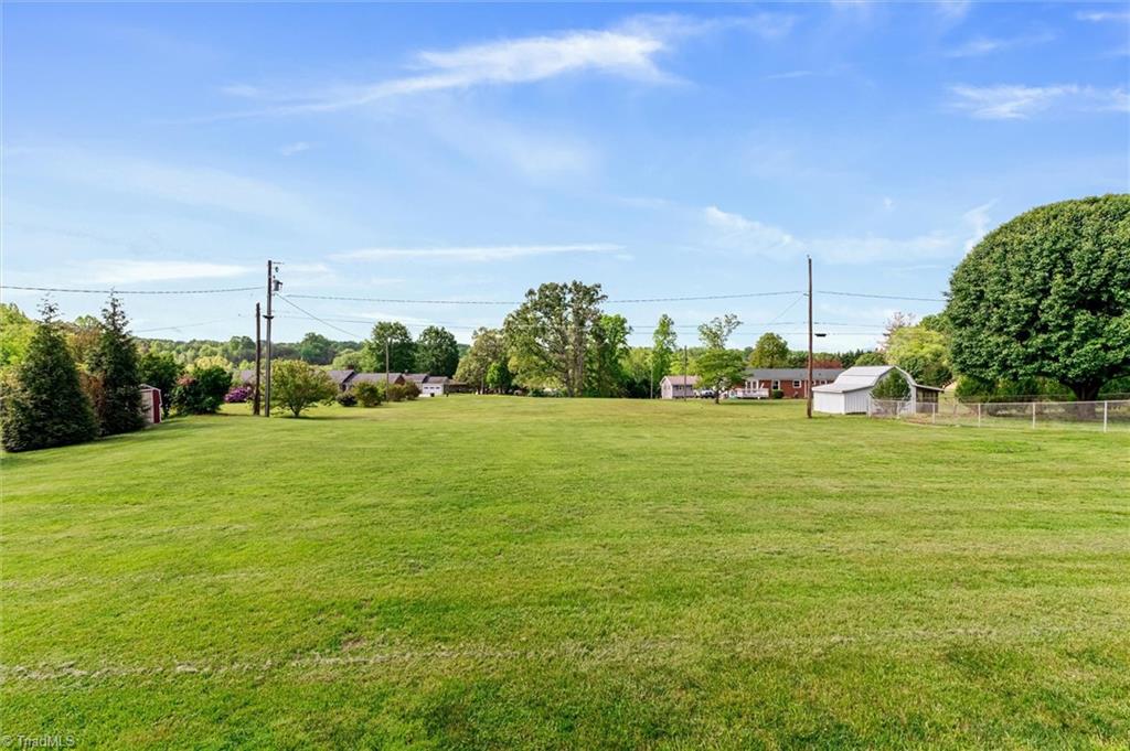 1610 E Wensley Drive, Mount Airy, North Carolina image 5