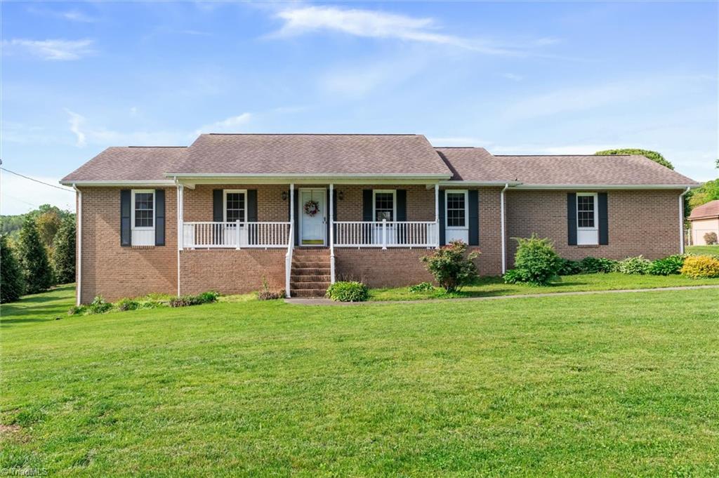 1610 E Wensley Drive, Mount Airy, North Carolina image 1