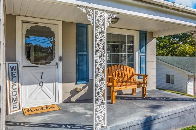 19 Conrad Street, photo 2 of 15