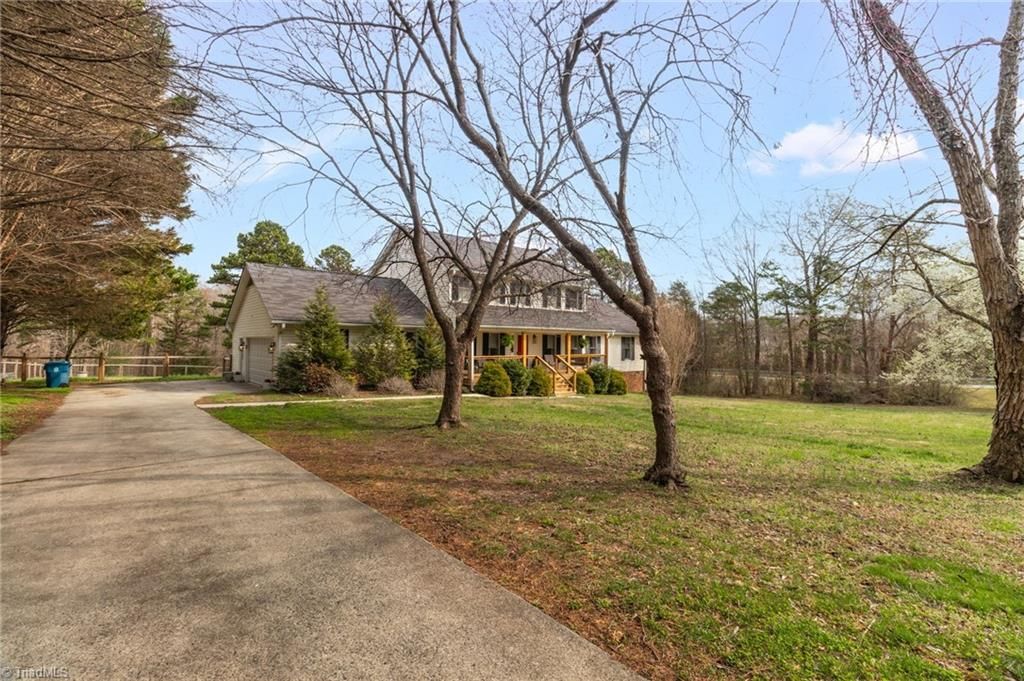 Photo of 5315 Winterset Drive, Greensboro, NC 27406 (MLS # 1212163)