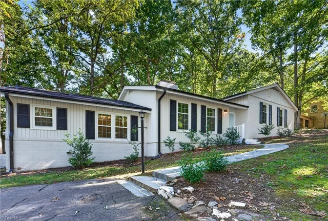 811 Shannon Road, photo 5 of 48