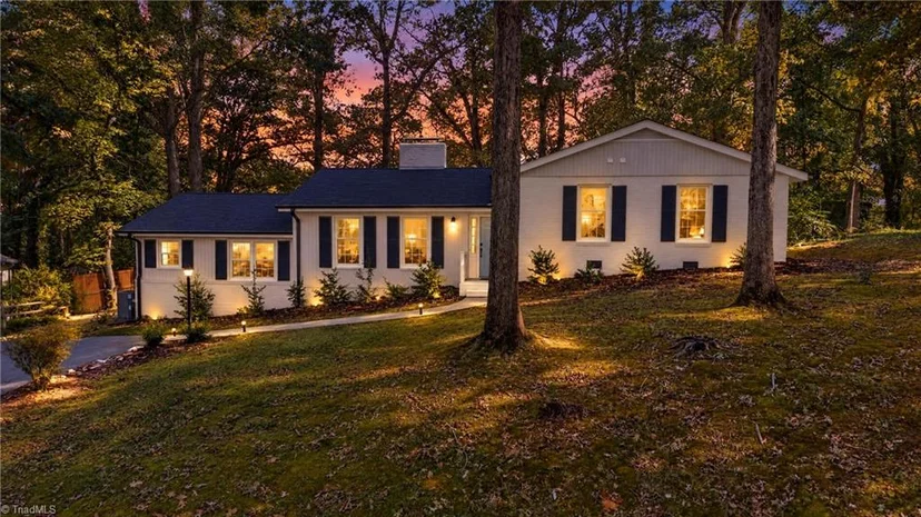 811 Shannon Road, photo 1 of 48