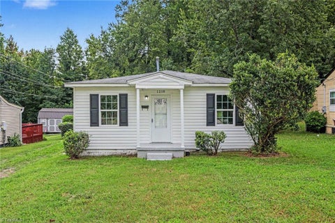 Homes For Sale - 1218 Valley View Street<br/> Greensboro, NC 27405