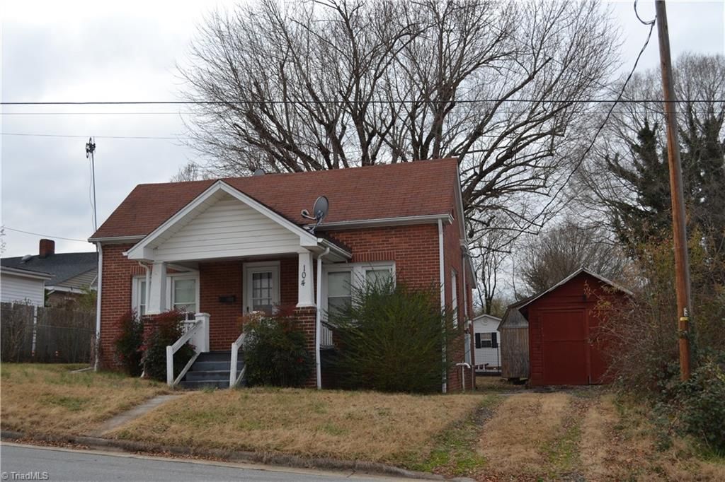 Photo of 104 N 4th Avenue, Mayodan, NC 27027 (MLS # 1204343)