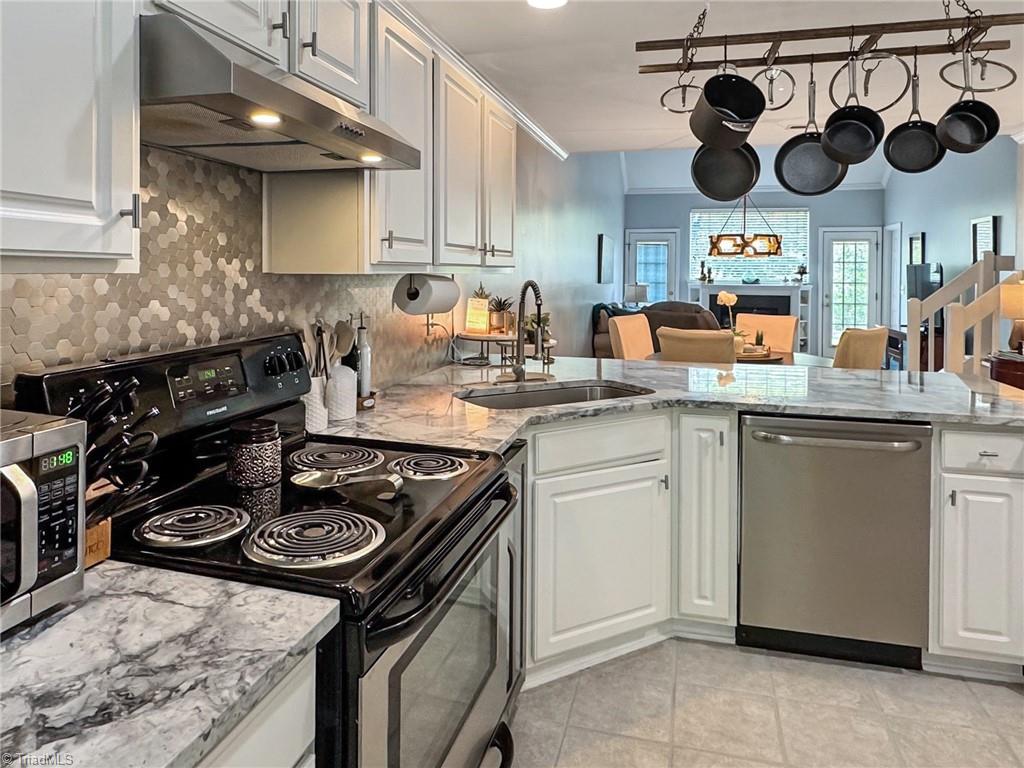832 Creek Crossing Trail, Whitsett, North Carolina image 4