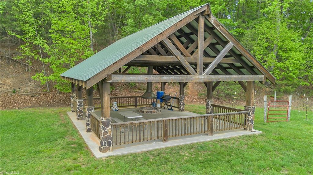 135 Chestnut Mountain Farms Parkway, McGrady, North Carolina image 12