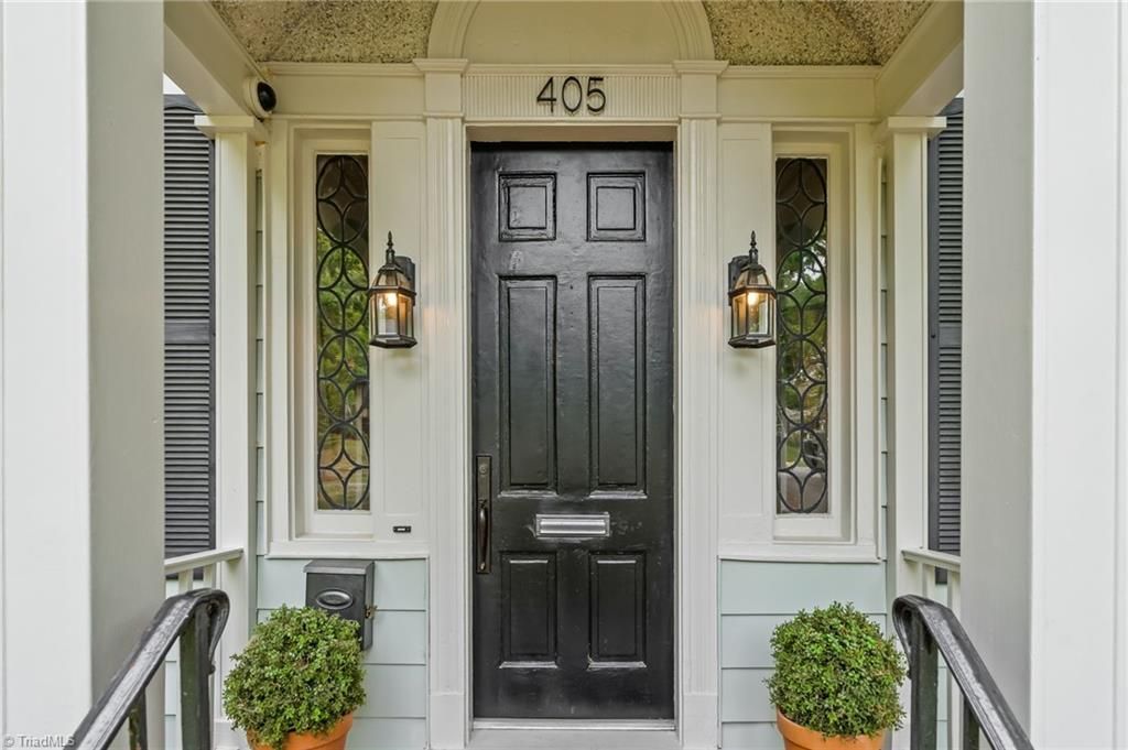 Photo of 405 Edgedale Drive, High Point, NC 27262 (MLS # 1219036)