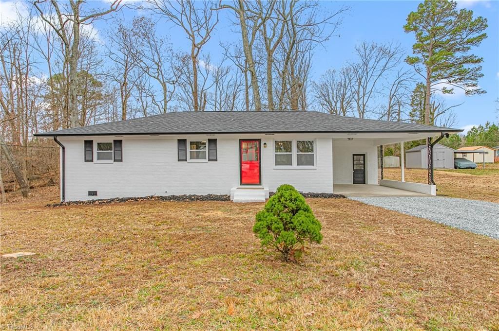 Photo of 309 Kimberly Lane, Lexington, NC 27292 (MLS # 1204123)