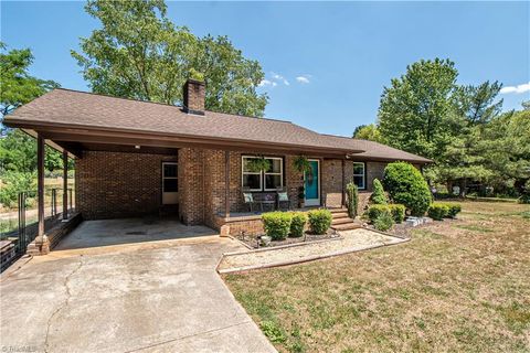 Homes For Sale - 5984 Pepper Road<br/> Oak Ridge, NC 27310