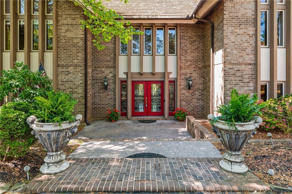 201 Cascade Drive, High Point, North Carolina image 2