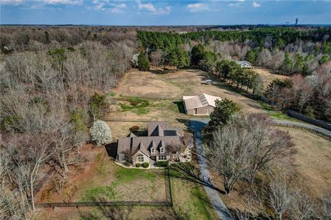 Homes For Sale - 7217 Bulb Road<br/> Julian, NC 27283