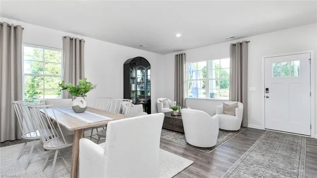 403 The Brus Street, photo 5 of 38
