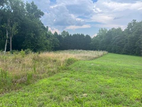 Vacant Land For Sale - 225 Hidden Acres Drive<br/> Thomasville, NC 27360