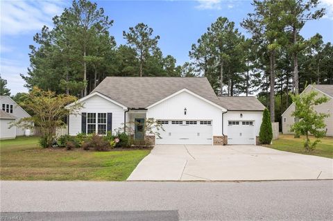 Homes For Sale - 199 Whistle Post Drive<br/> Selma, NC 27576