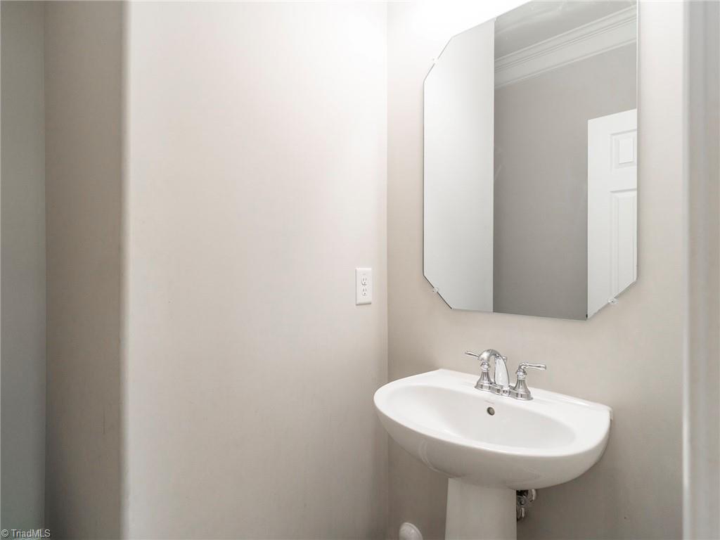6727 Barton Creek Drive, Whitsett, North Carolina image 17