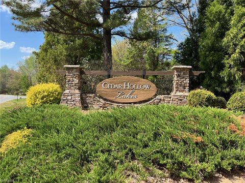 Vacant Land For Sale - 8004 Willow Glen Trail<br/> Guilford County, Greensboro, NC 27455