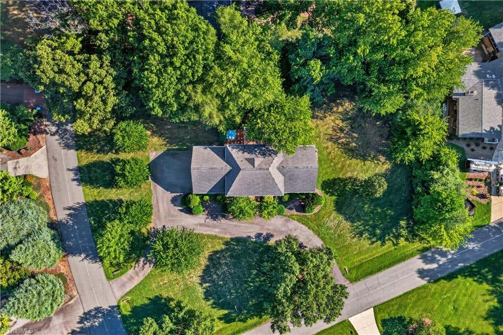 Photo of 1018 Riverbend Drive, Bermuda Run, NC 27006 (MLS # 1229737)