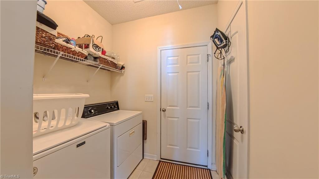 2742 Mossy Meadow Drive, High Point, North Carolina image 24