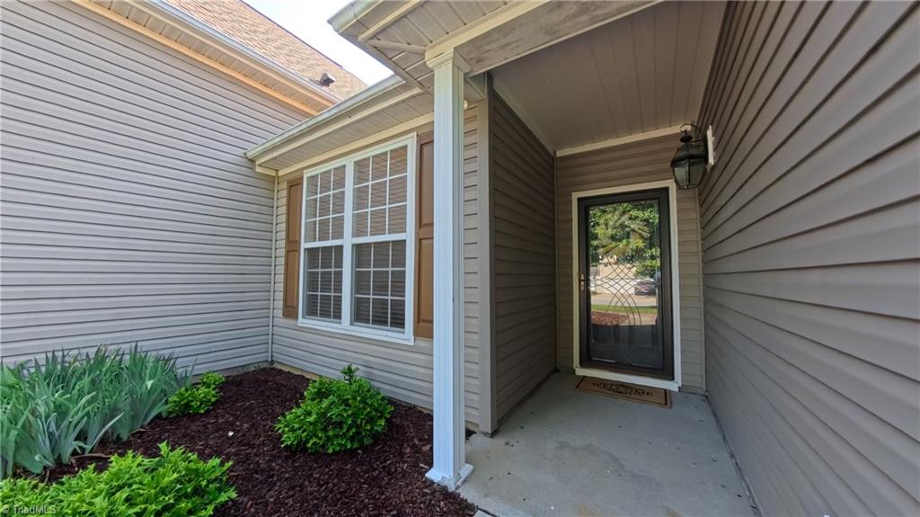 2742 Mossy Meadow Drive, High Point, North Carolina image 2