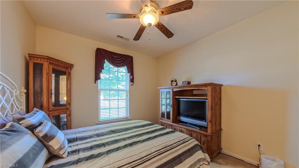 2742 Mossy Meadow Drive, High Point, North Carolina image 23