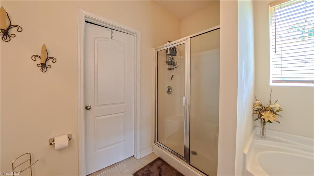 2742 Mossy Meadow Drive, High Point, North Carolina image 29