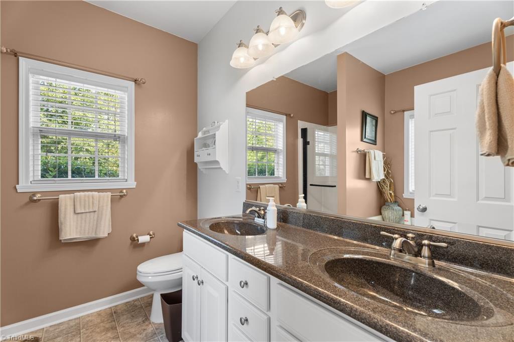 Clemmons, North Carolina 27012, United States, 3 Bedrooms Bedrooms, ,2 BathroomsBathrooms,Residential,Active,195769