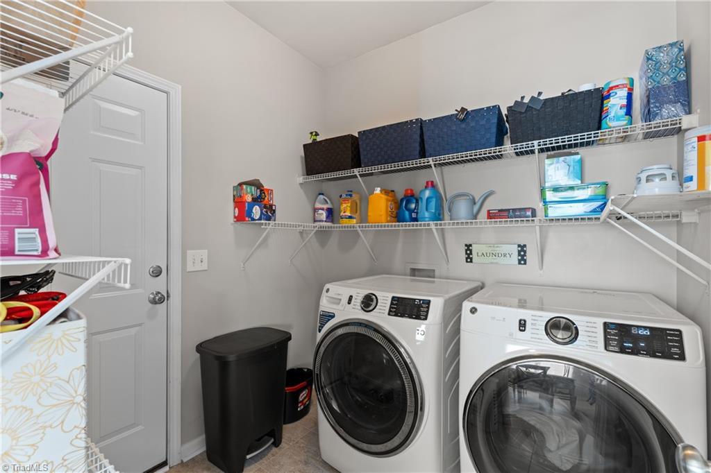 Clemmons, North Carolina 27012, United States, 3 Bedrooms Bedrooms, ,2 BathroomsBathrooms,Residential,Active,195769