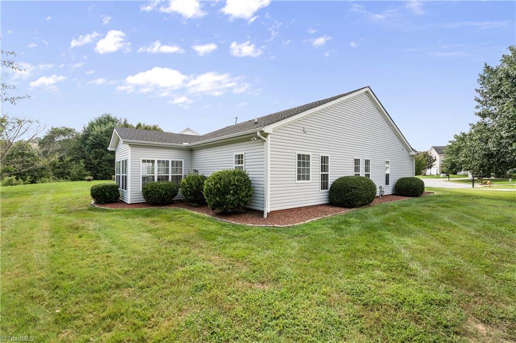 Clemmons, North Carolina 27012, United States, 3 Bedrooms Bedrooms, ,2 BathroomsBathrooms,Residential,Active,195769