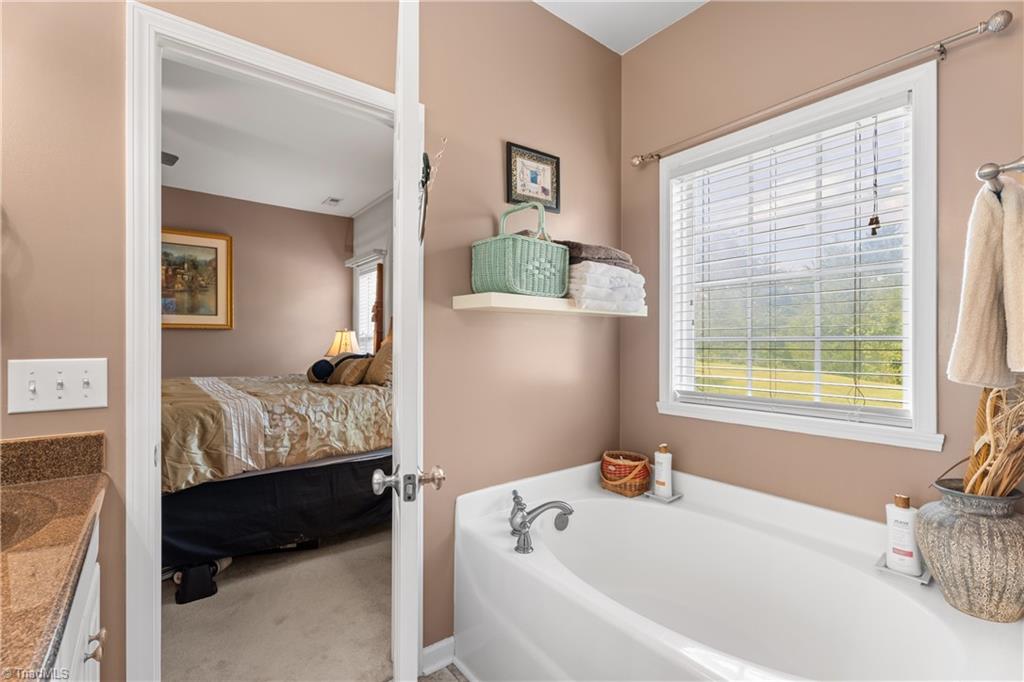 Clemmons, North Carolina 27012, United States, 3 Bedrooms Bedrooms, ,2 BathroomsBathrooms,Residential,Active,195769