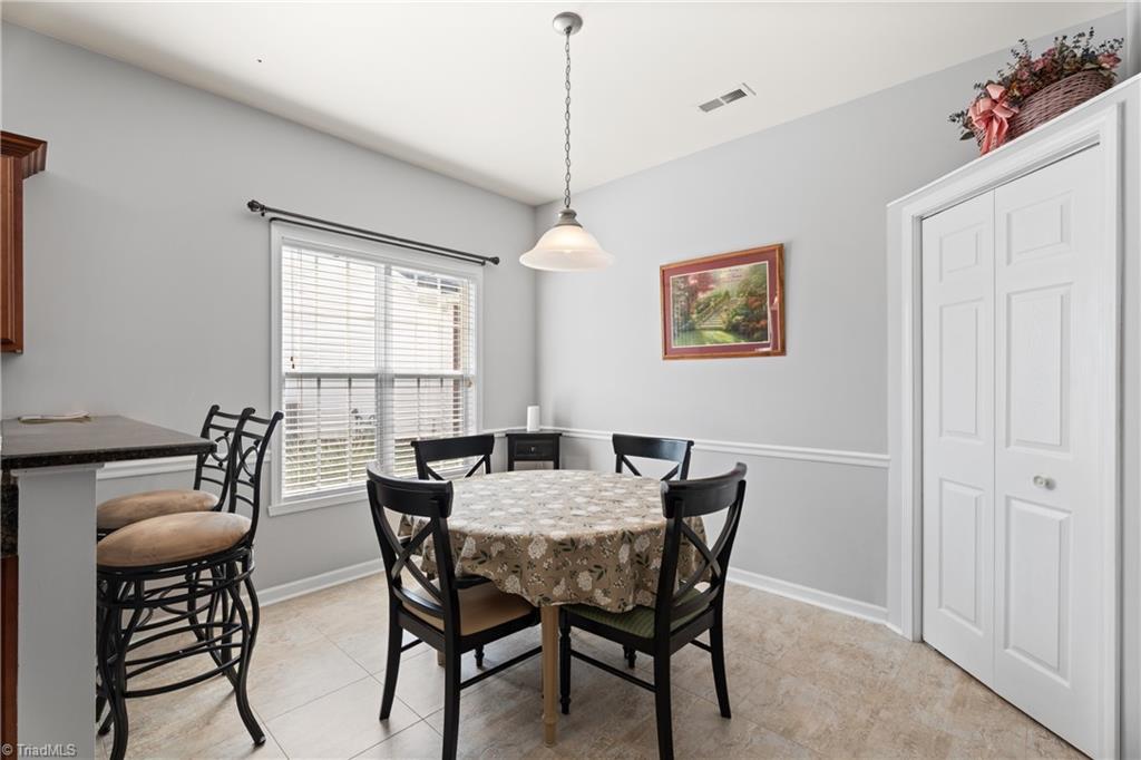 Clemmons, North Carolina 27012, United States, 3 Bedrooms Bedrooms, ,2 BathroomsBathrooms,Residential,Active,195769