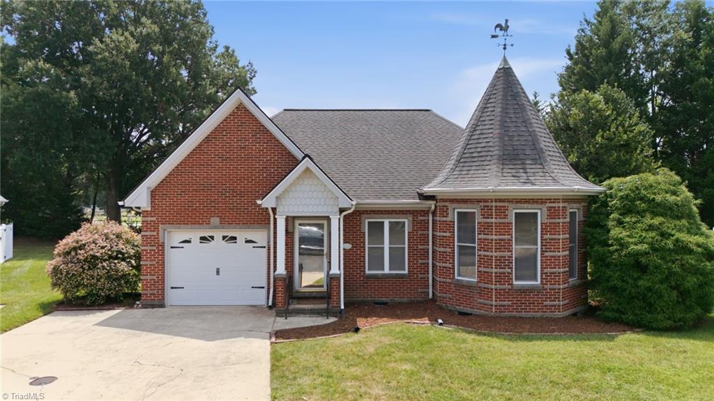 Photo of 516 Leston Gilbert Drive, Kernersville, NC 27284 (MLS # 1232865)