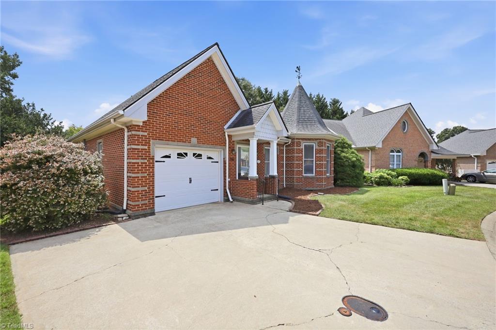 Photo of 516 Leston Gilbert Drive, Kernersville, NC 27284 (MLS # 1232865)