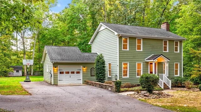 2717 Oak Hollow Drive, photo 2 of 40