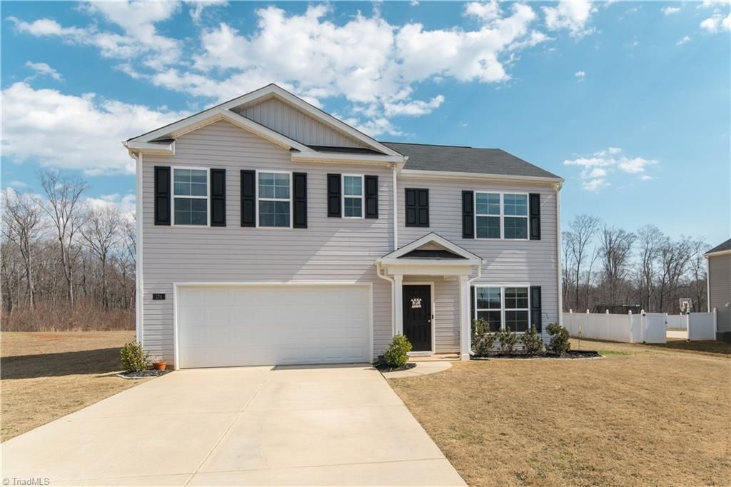 Photo of 174 Culloden Drive, Mocksville, NC 27028 (MLS # 1210885)