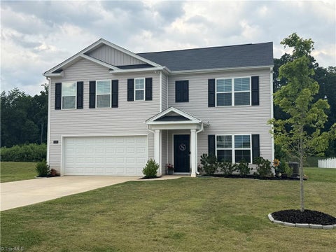 Homes For Sale - 174 Culloden Drive<br/> Mocksville, NC 27028