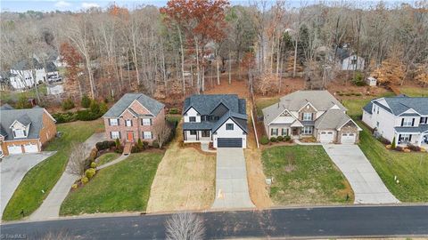 A home in Clemmons