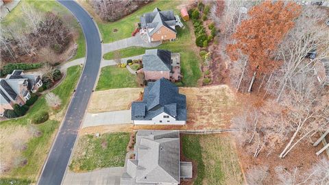 A home in Clemmons